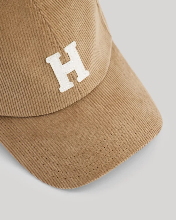 Cap H<Hartford Store
