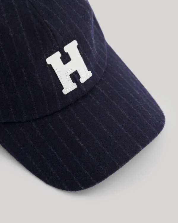 Cap H<Hartford Online