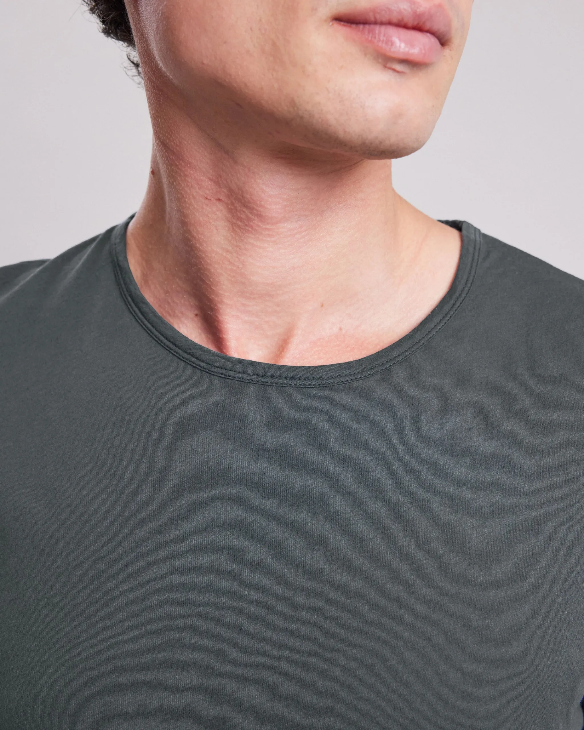 light_crew_tshirt_2-3.webp Light Crew T-shirt<Hartford Outlet