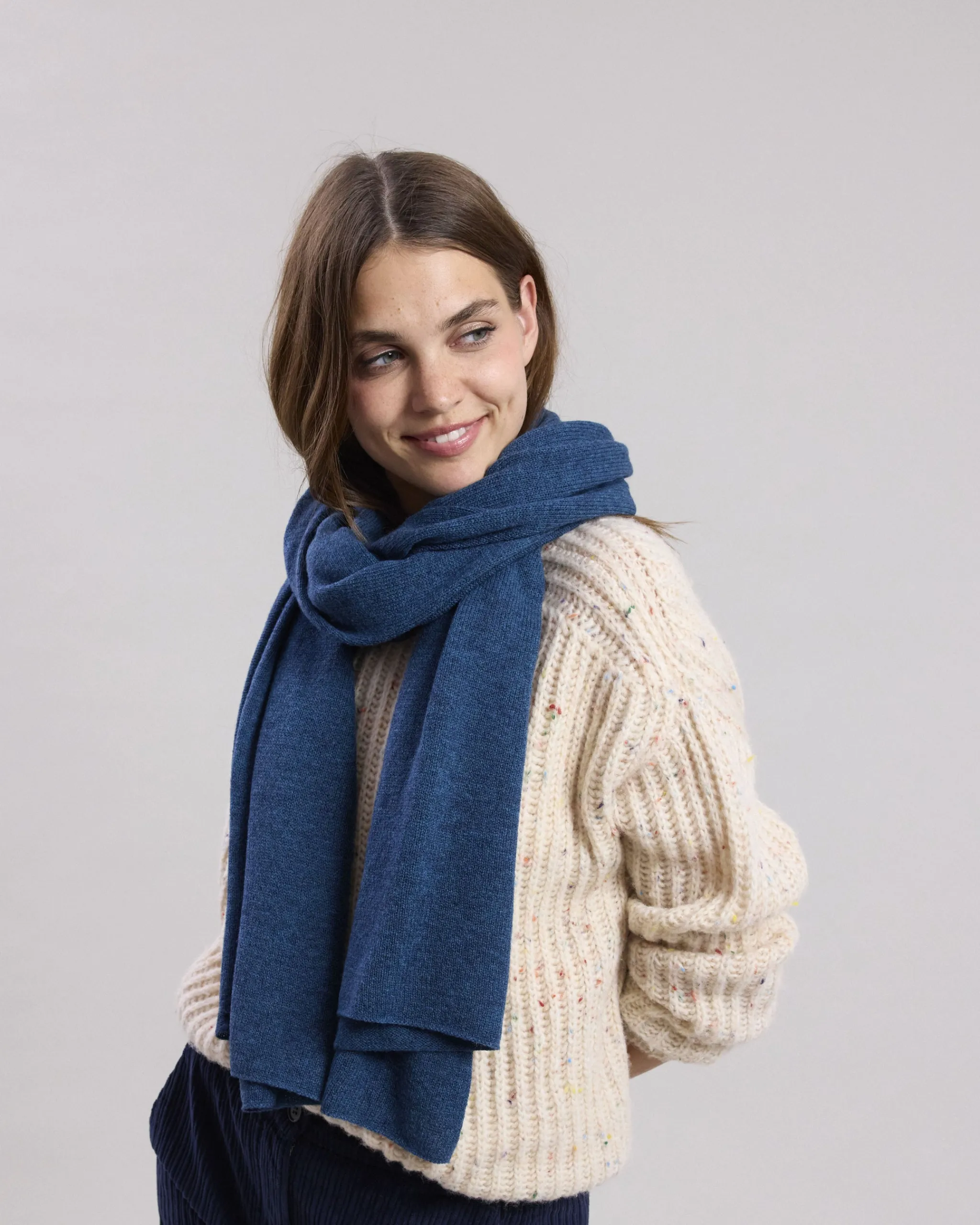 ment_scarf_0.webp Ment Scarf<Hartford Cheap