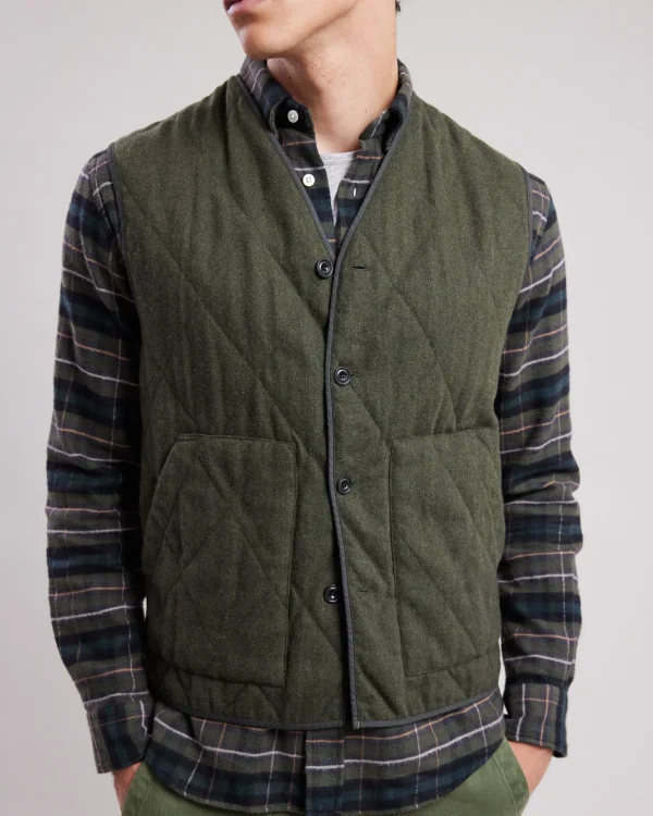 Vince Vest<Hartford Hot